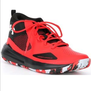 ** Under Armor Unisex basketball shoes for boys.